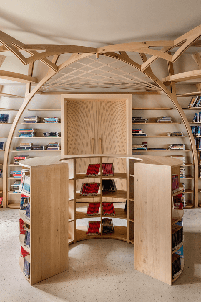 Esta biblioteca es un centro dinámico de aprendizaje y compromiso comunitario Esta biblioteca es un centro dinámico de aprendizaje y compromiso comunitario