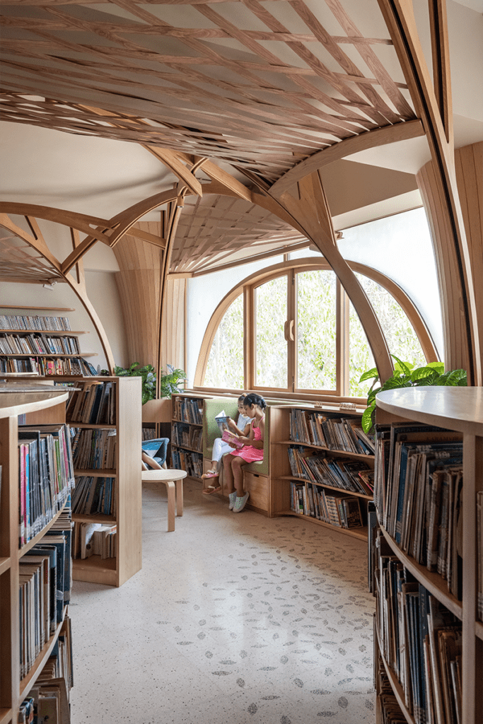 Esta biblioteca es un centro dinámico de aprendizaje y compromiso comunitario Esta biblioteca es un centro dinámico de aprendizaje y compromiso comunitario