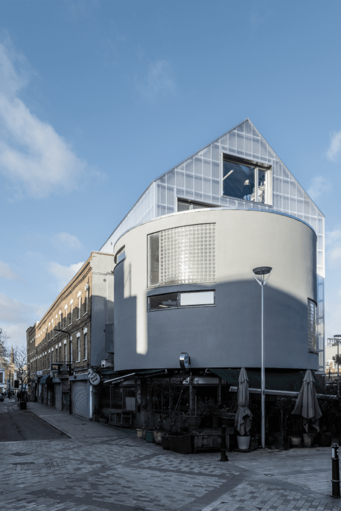 Intervenir lo existente: bradbury works, un ejercicio de reciclaje arquitectónico