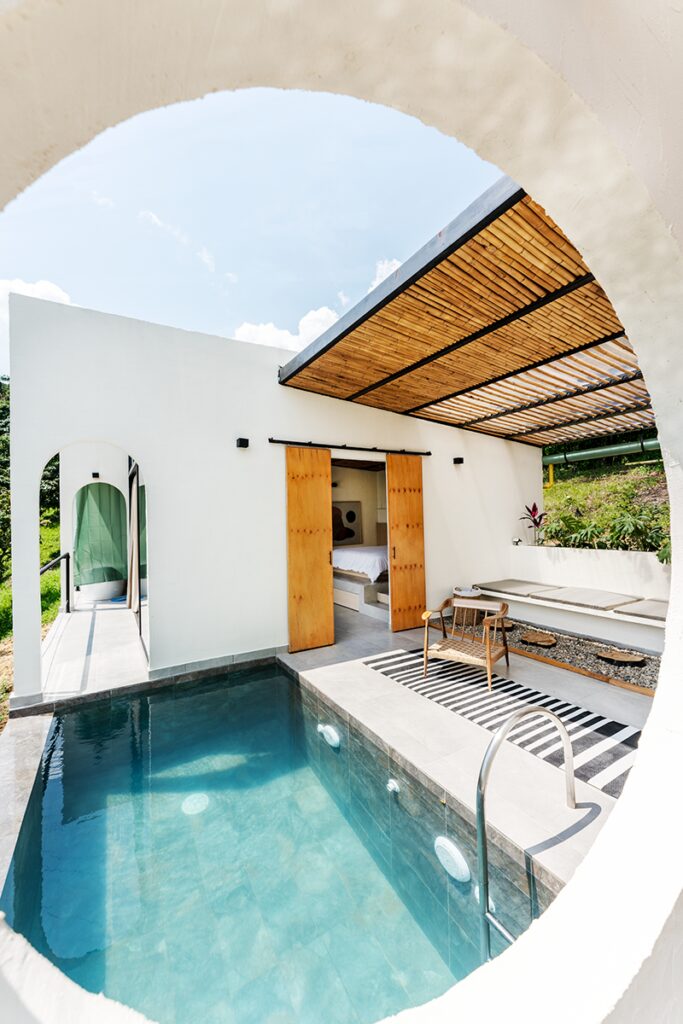 La arquitectura de esta casa propone un recorrido cinematográfico