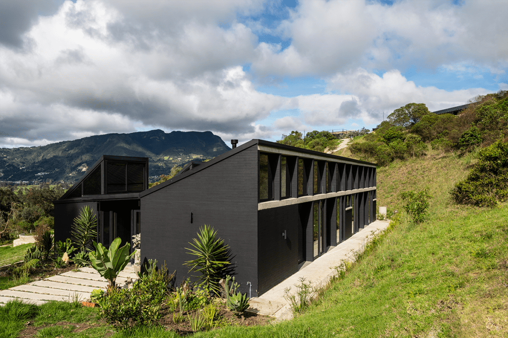 Cuatro casas en colombia con enfoques sostenibles 