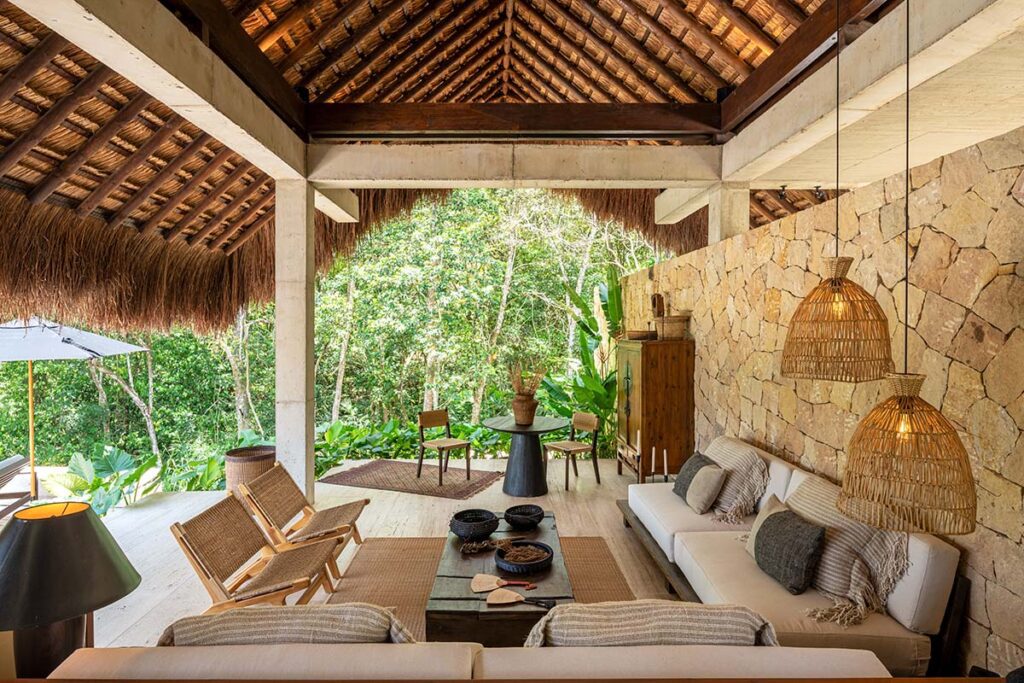 En esta casa, en villeta, la arquitectura se sumerge en el paisaje