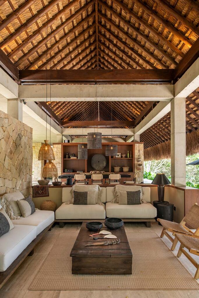 En esta casa, en villeta, la arquitectura se sumerge en el paisaje