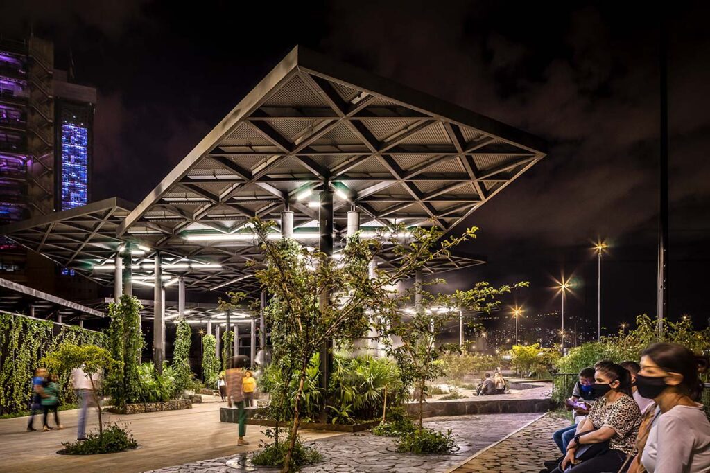 El agua es lo más importante para este estudio de arquitectura en medellín