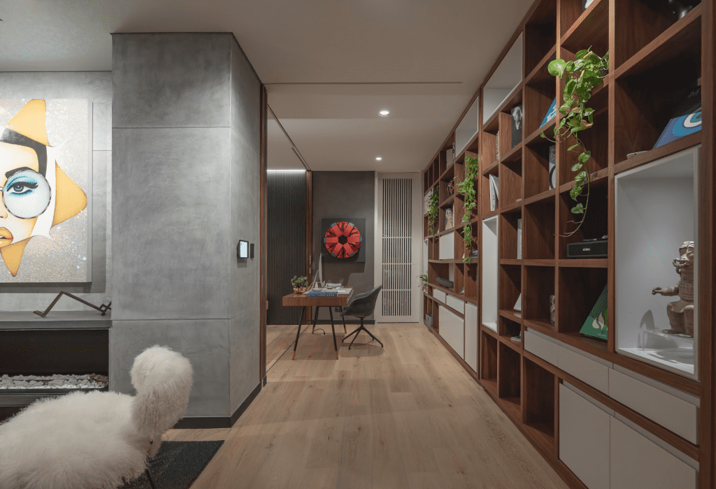 Un apartamento al norte de bogotá en el que la luz y los objetos son protagonistas