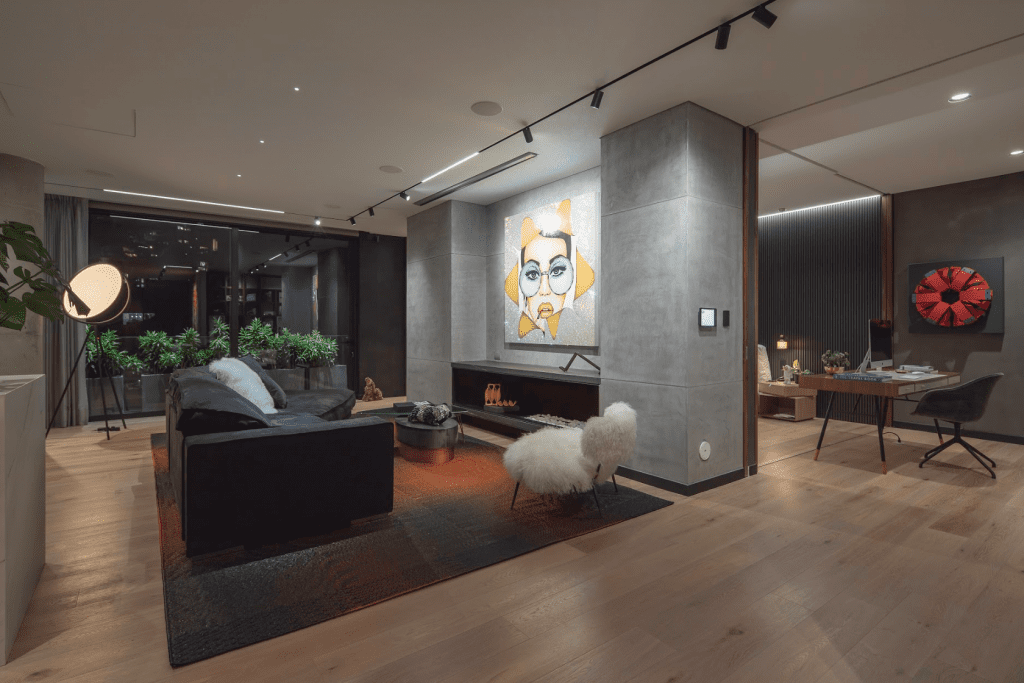 Un apartamento al norte de bogotá en el que la luz y los objetos son protagonistas