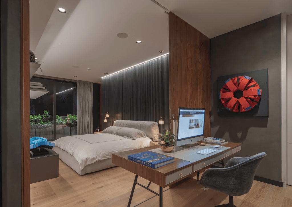 Un apartamento al norte de bogotá en el que la luz y los objetos son protagonistas