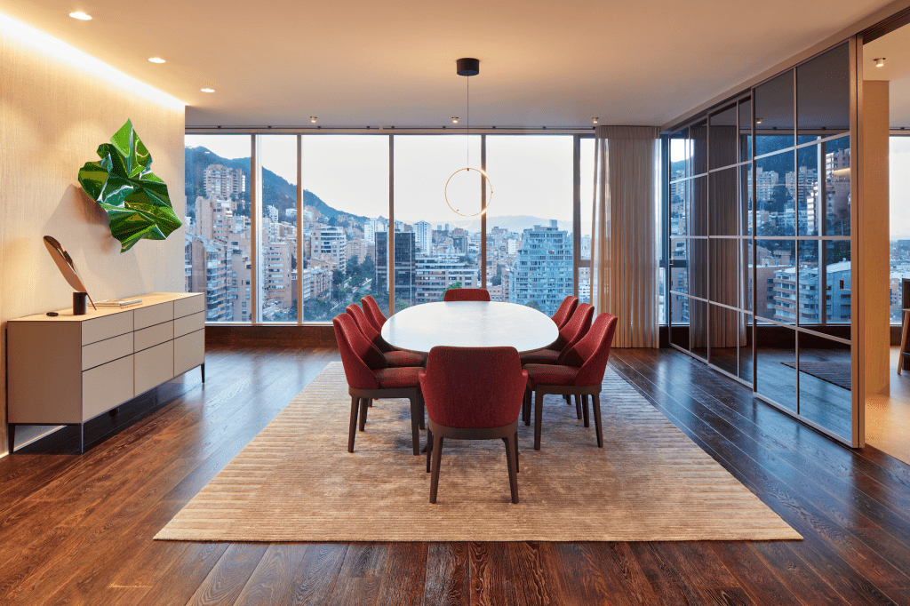 Un acogedor apartamento bogotano que se integra con el entorno diseñado por david restrepo