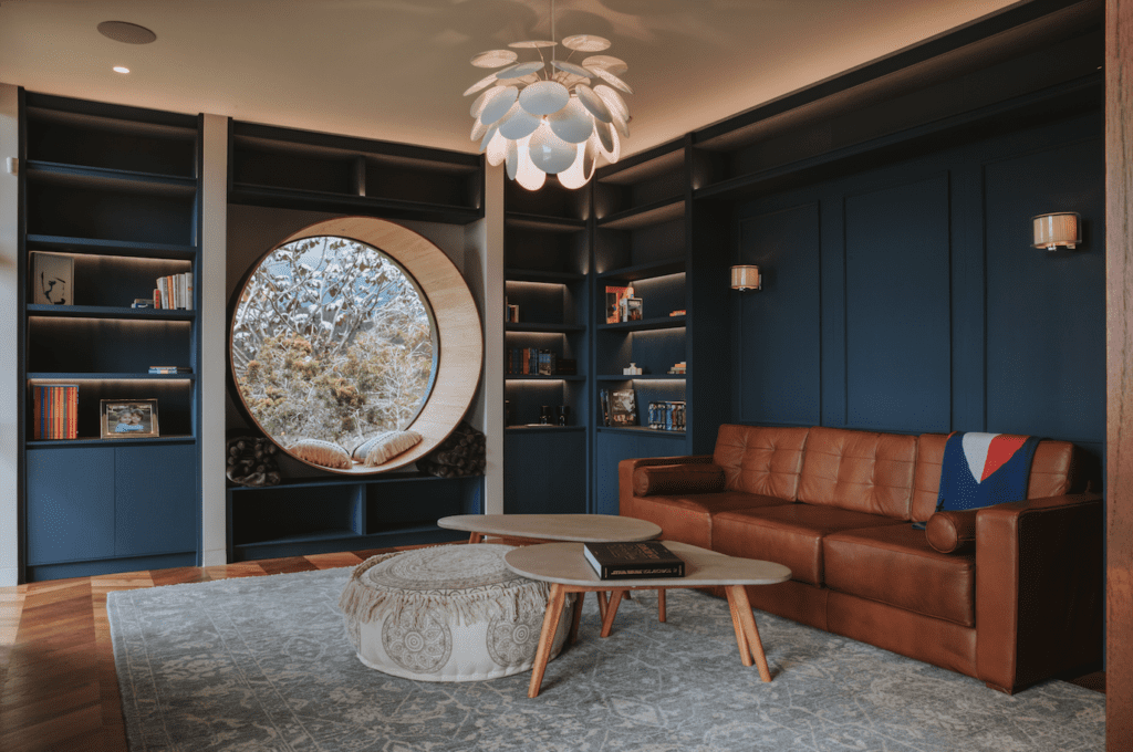 Una casa a las afueras de medellín que diseñada para disfrutar de la vista y la neblina del amanecer Una casa a las afueras de medellín que diseñada para disfrutar de la vista y la neblina del amanecer