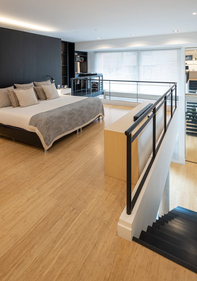 La transformación de un apartamento bogotano de materiales cálidos y colores neutros La transformación de un apartamento bogotano de materiales cálidos y colores neutros