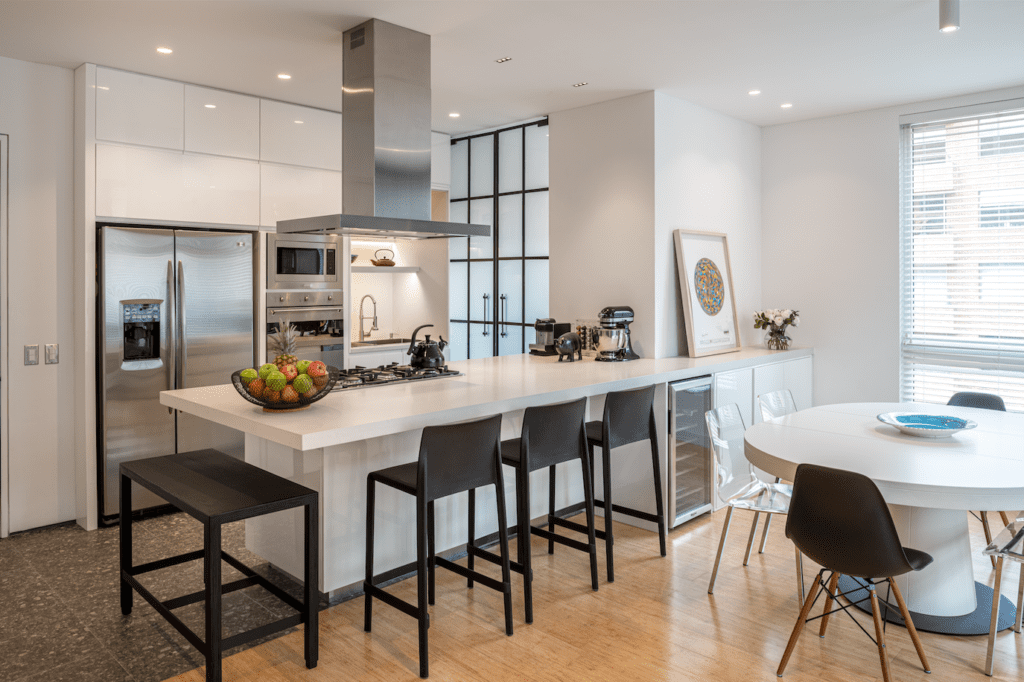 La transformación de un apartamento bogotano de materiales cálidos y colores neutros La transformación de un apartamento bogotano de materiales cálidos y colores neutros