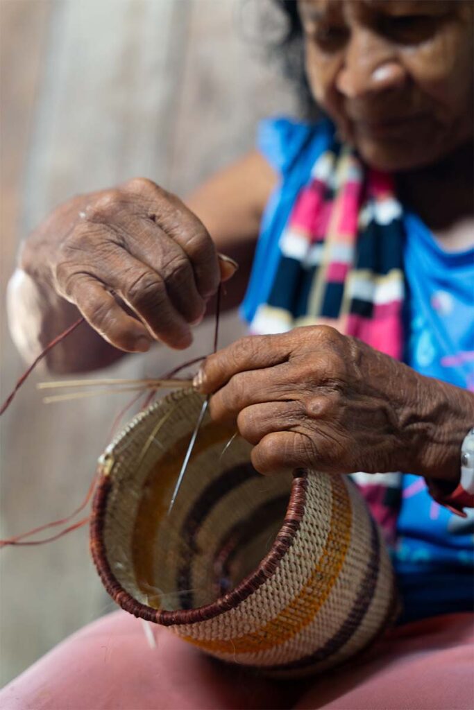 Tejer sentimientos: la maloca andoque como refugio de la memoria en caquetá