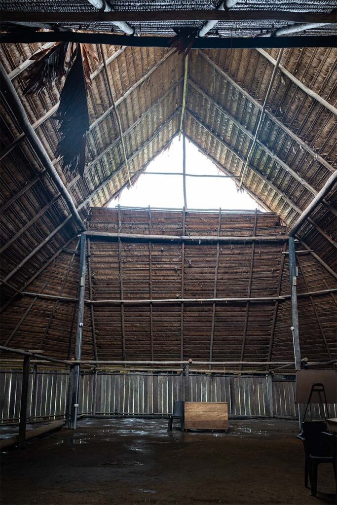 Tejer sentimientos: la maloca andoque como refugio de la memoria en caquetá