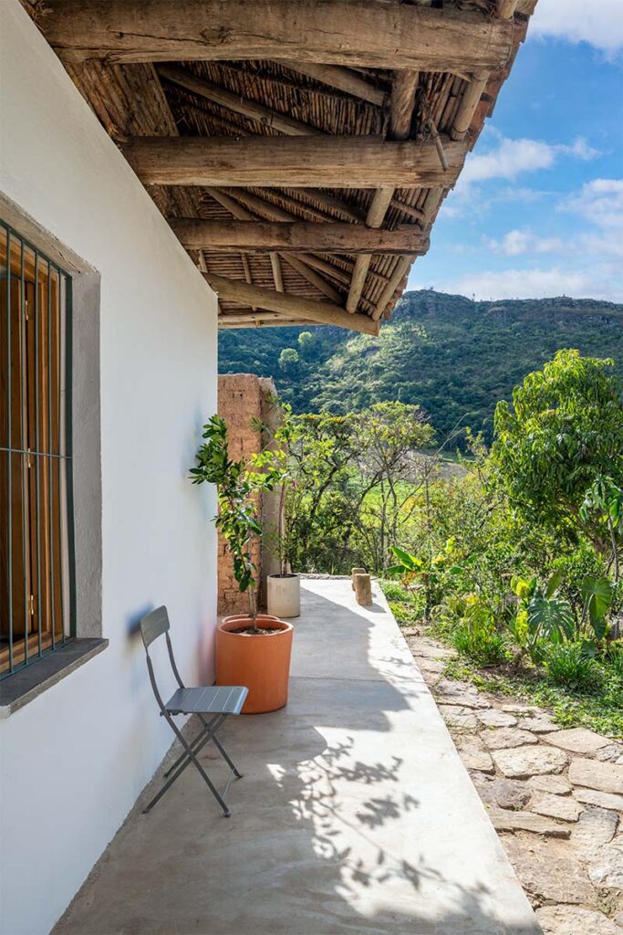 Esta premiada casa en el valle de tenza se reconstruyó con estéticas de la región