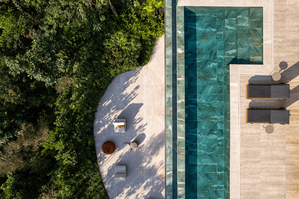 Esta casa escondida es una oda a la ligereza y la sofisticación