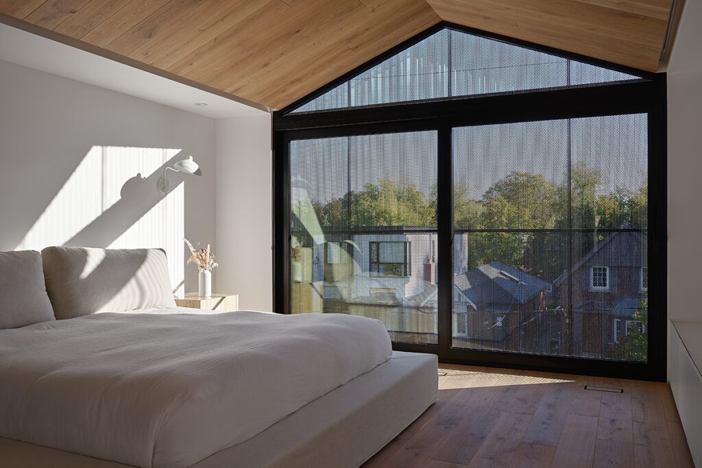 Una casa de tres pisos con una arquitectura de ‘cajas apiladas’ Una casa de tres pisos con una arquitectura de ‘cajas apiladas’