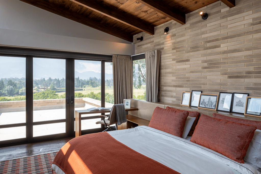 Estas dos viviendas son iguales y fueron diseñadas para la conexión familiar