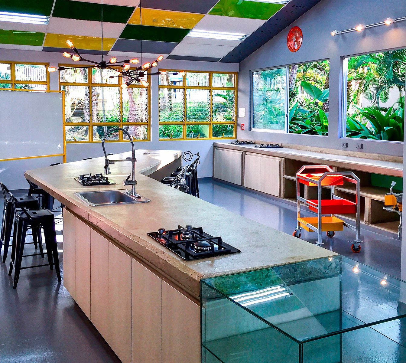 Este colegio rompe el molde Este colegio rompe el molde