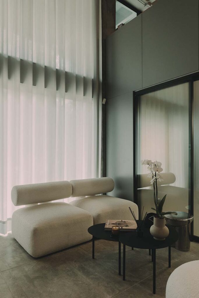 Explorar las formas es la identidad de las piezas artesanales del diseñador david del valle