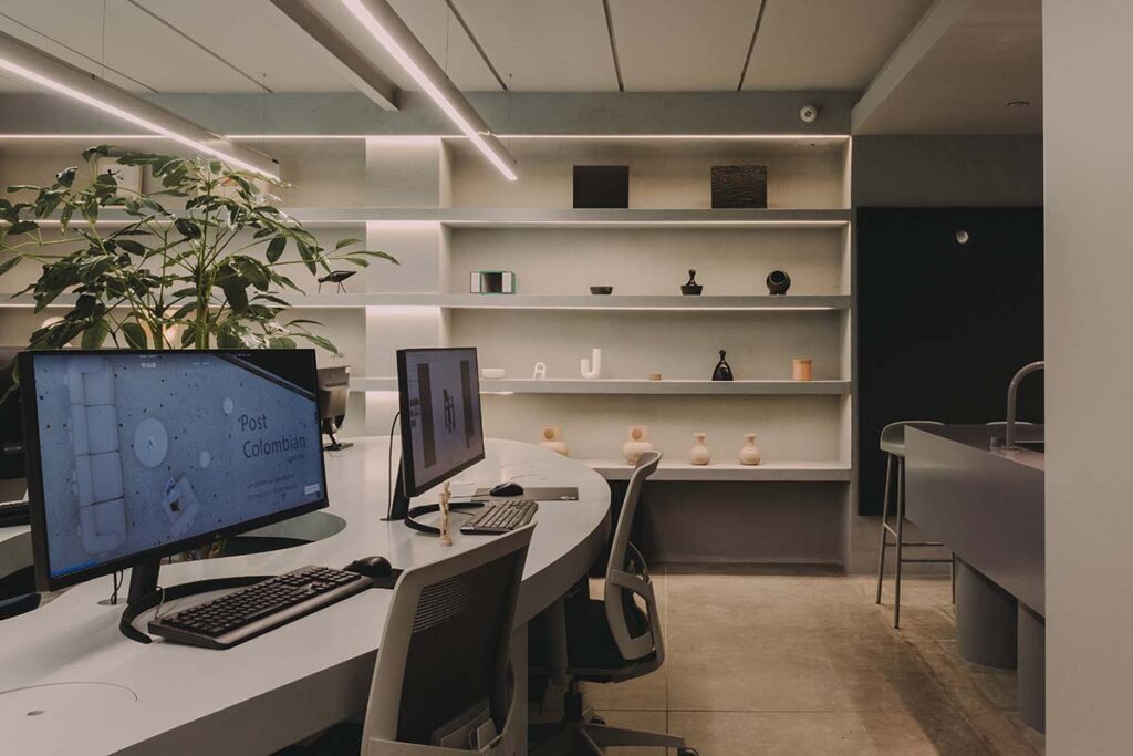 Explorar las formas es la identidad de las piezas artesanales del diseñador david del valle