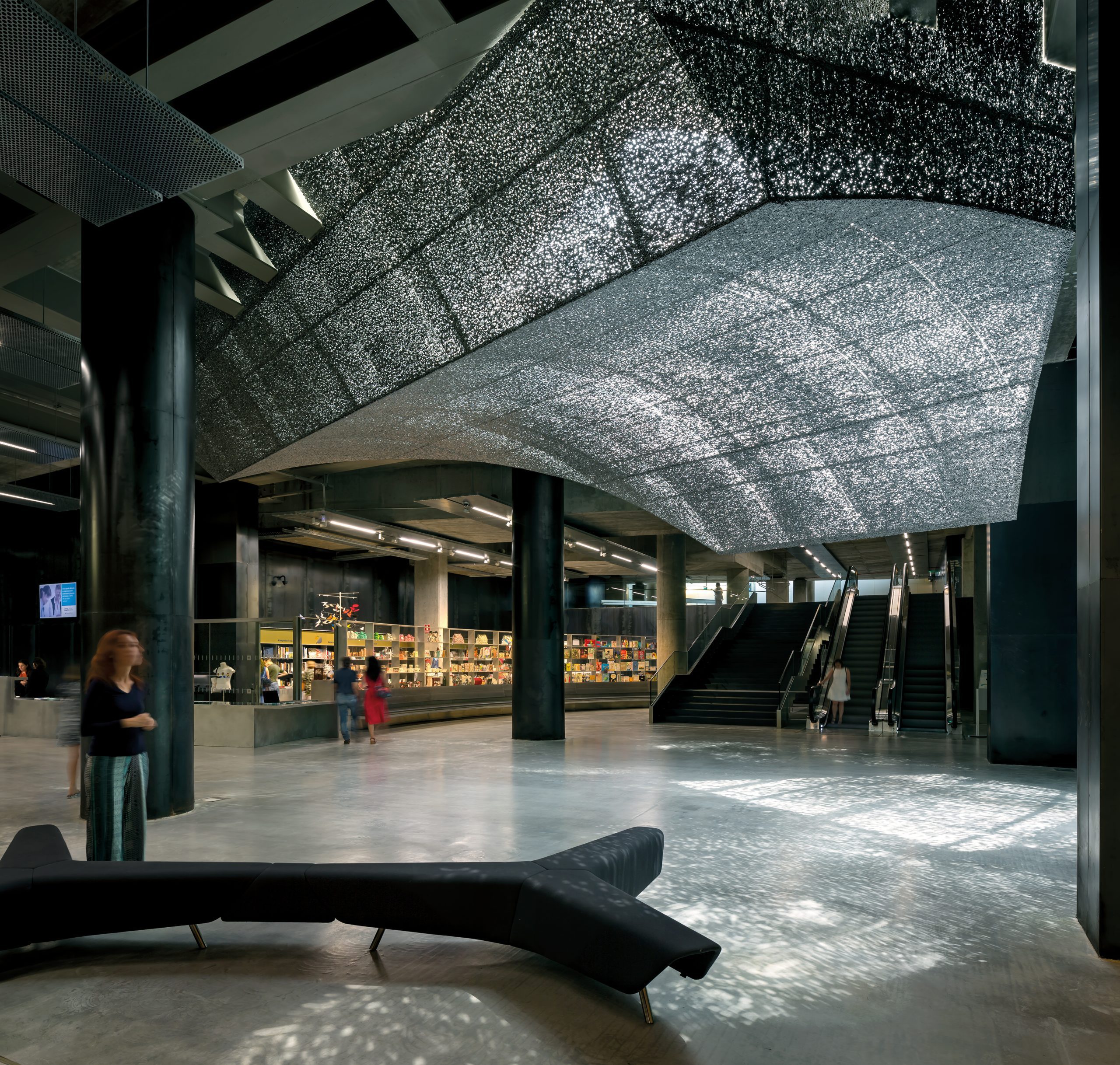 Arquitectura en época de pandemia: un centro cultural bajo tierra en españa Arquitectura en época de pandemia: un centro cultural bajo tierra en españa