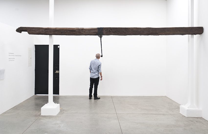 Santiago Reyes Villaveces en la muestra Contramuro, 2015. Fotografía por Sebastián Cruz.