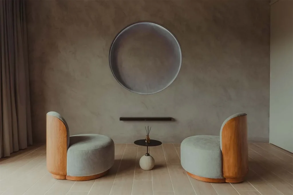 Dos casas para dos artistas colombianos en una montaña en medellín