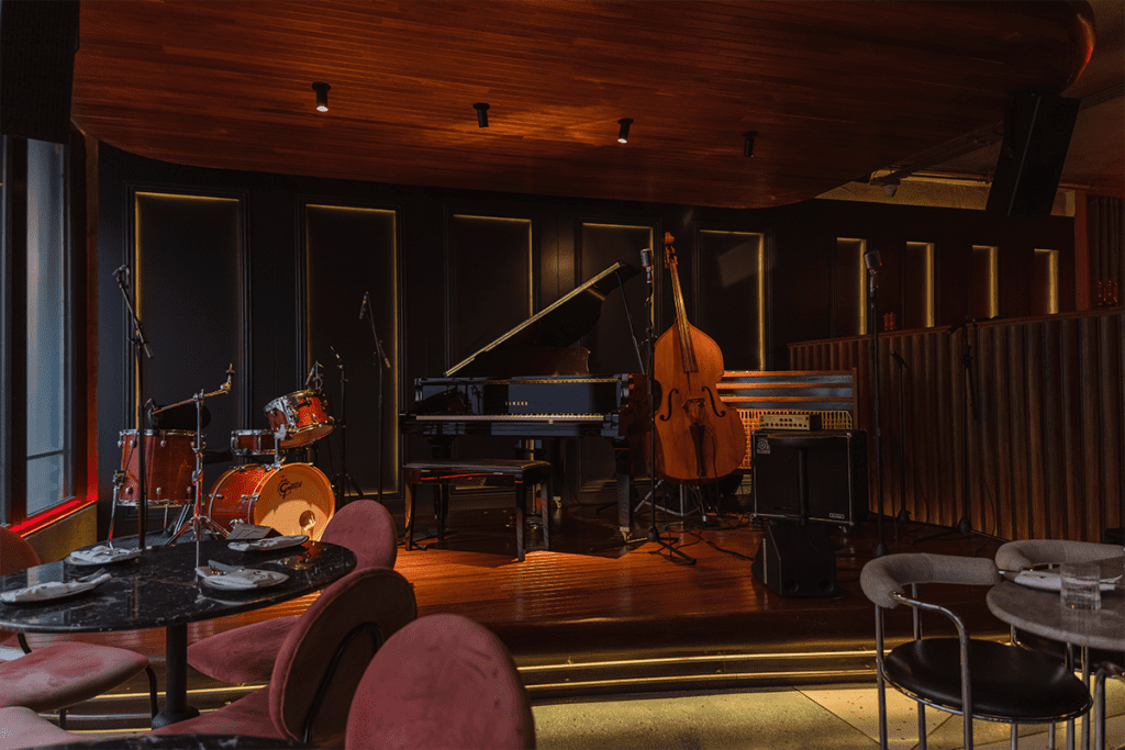 La estética 'dieselpunk' reinterpretada en la diseño de este bar