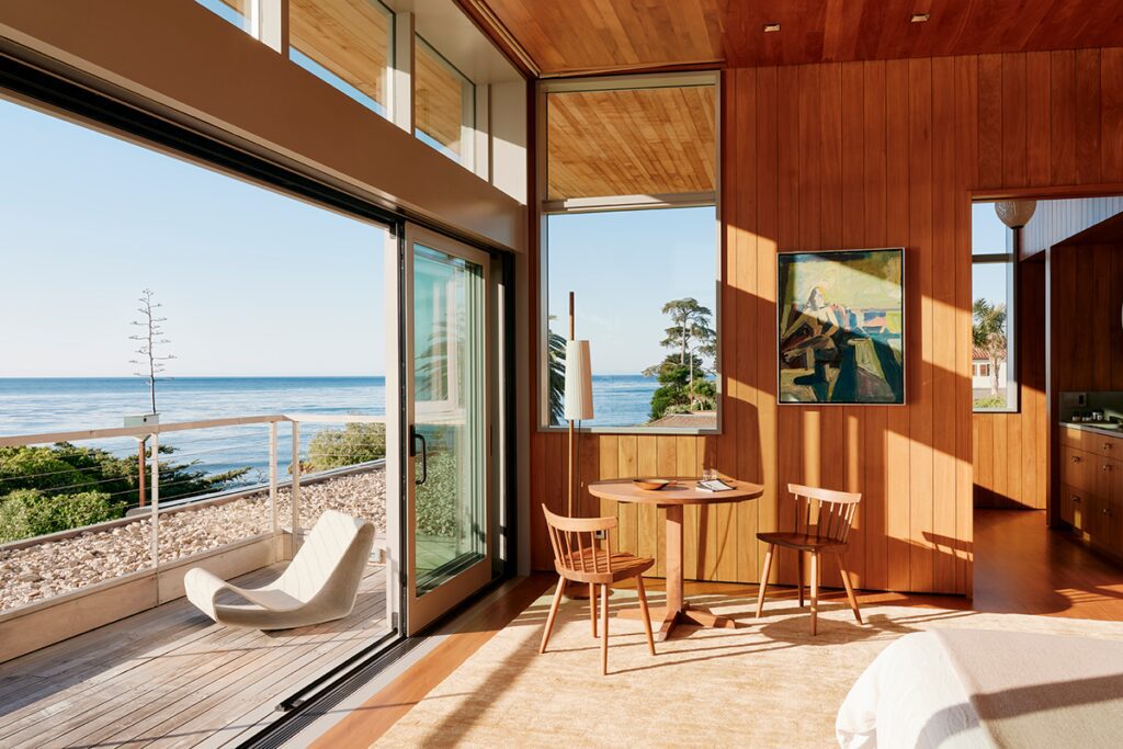 Esta casa tiene un alto diseño y una estética informal californiana