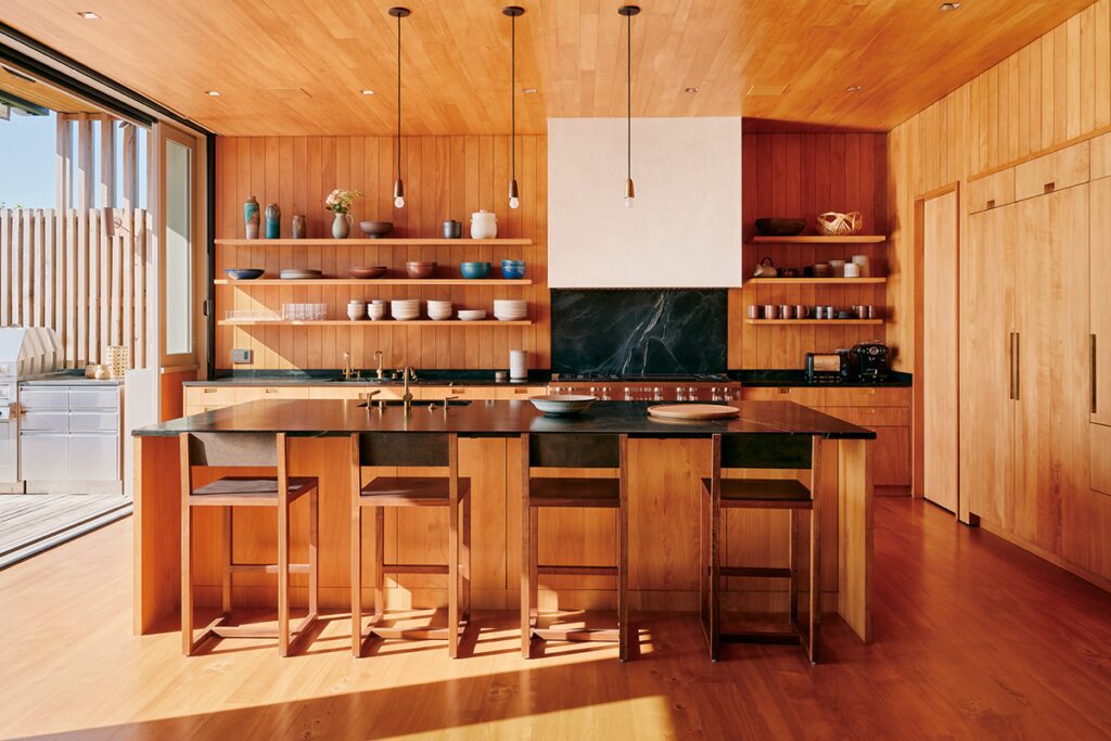 Esta casa tiene un alto diseño y una estética informal californiana