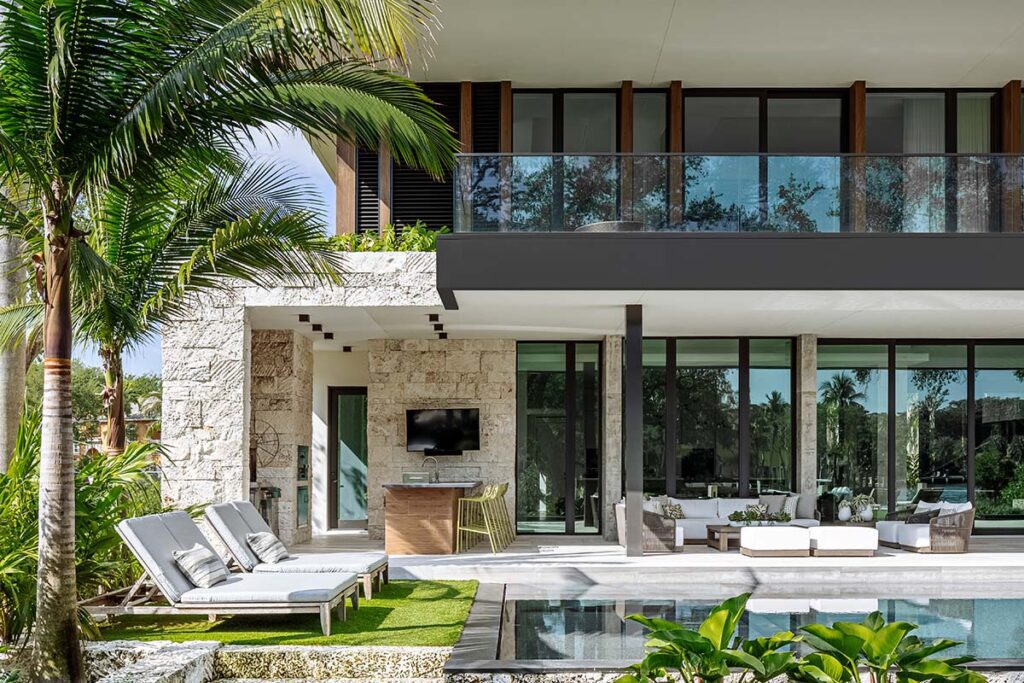 Una casa sostenible, conectada con el agua, el cielo y los árboles Casa fort lauderdale