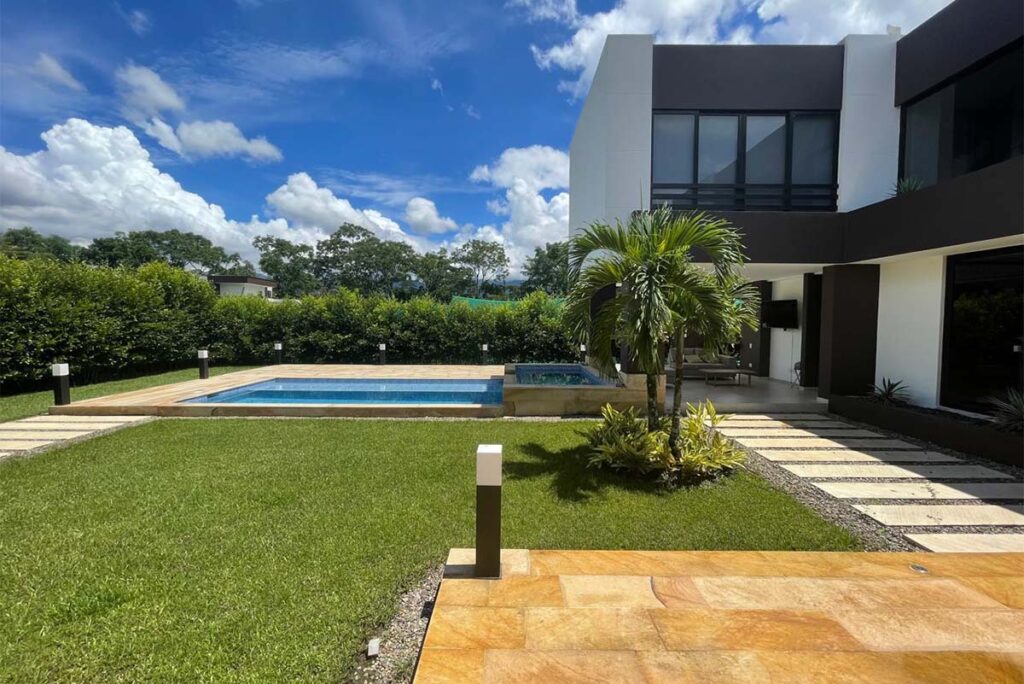 Diseño de espacios y objetos: Bazar AXXIS