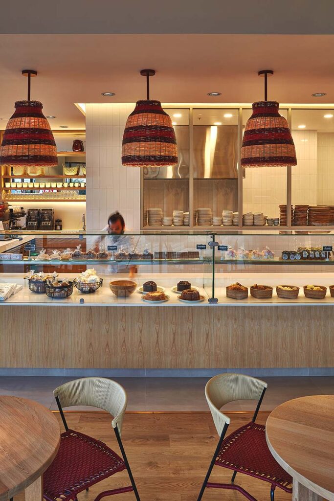 Una arquitectura con identidad colombiana en la pastelería dulcinea