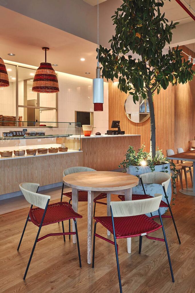 Una arquitectura con identidad colombiana en la pastelería dulcinea