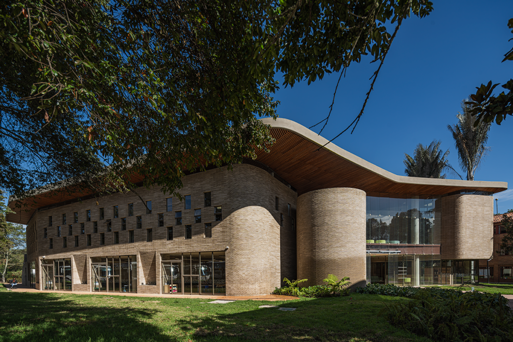 Diseño edificio colegio Los Nogales