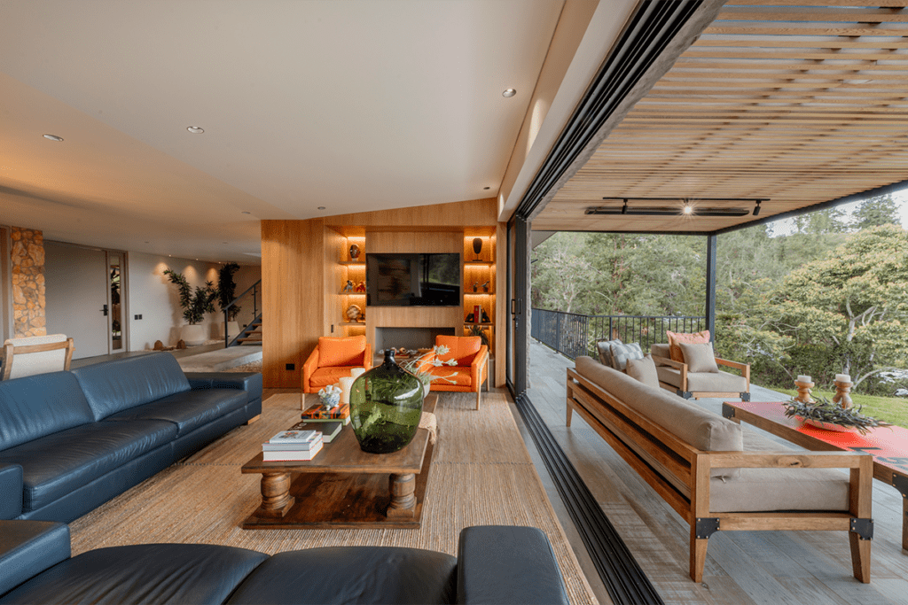 La renovación de una casa cuya arquitectura es una fusión del interior y el exterior La renovación de una casa cuya arquitectura es una fusión del interior y el exterior