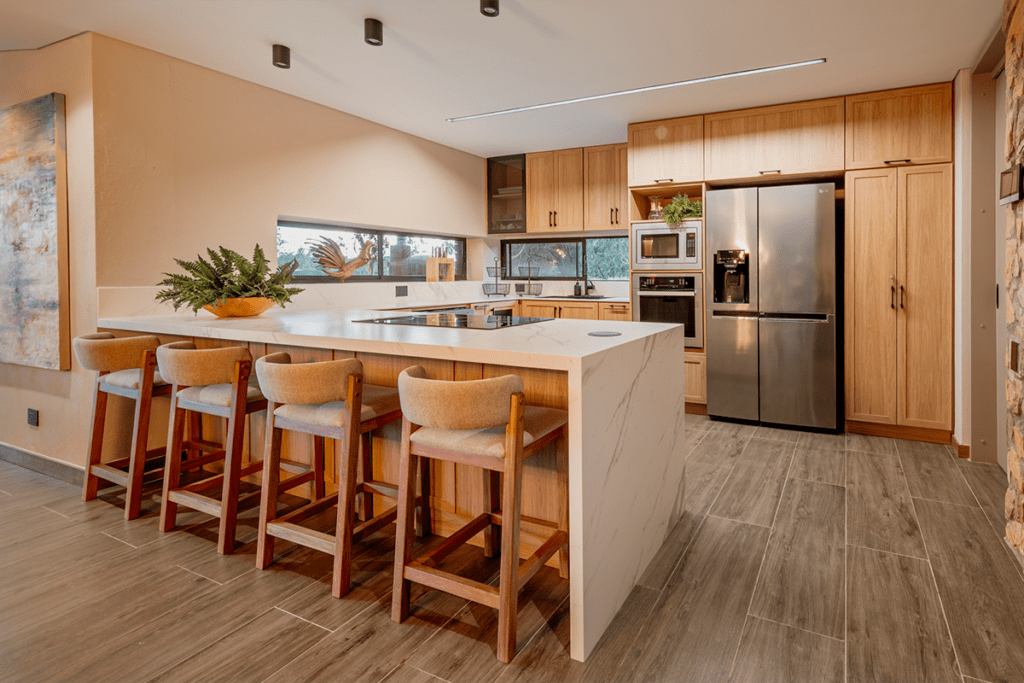 La renovación de una casa cuya arquitectura es una fusión del interior y el exterior La renovación de una casa cuya arquitectura es una fusión del interior y el exterior