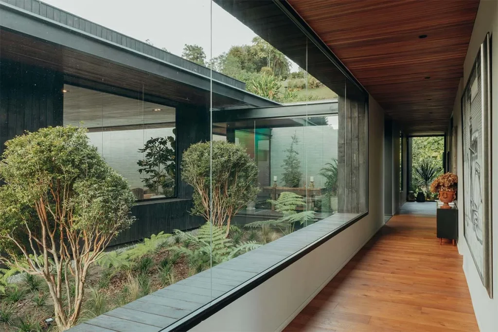 La quietud del paisaje se posa en esta casa antioqueña