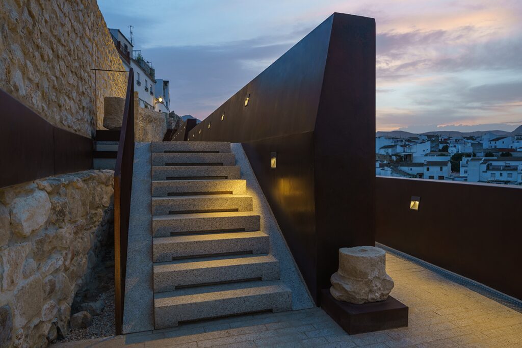 Así es la muralla diseñada con un magnífico estilo en españa