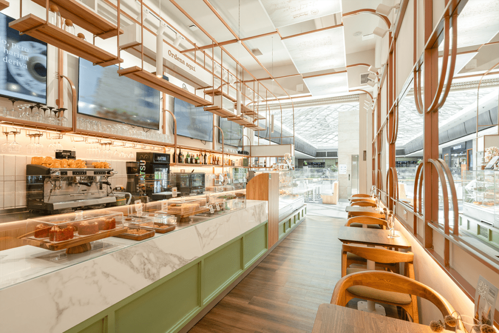 La renovación de esta pastelería en bogotá es la mezcla entre lo clásico y un entorno cálido