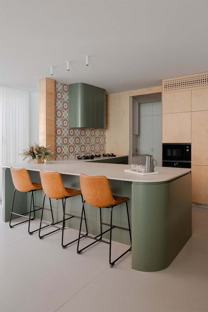 Mahogany House R ARCHITECTURE 4 Una hogar multigeneracional en el que se unen las cabañas de abuelos, padres y nietos