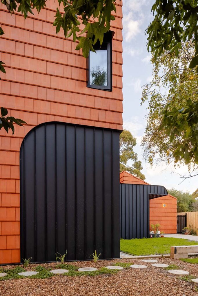 Mahogany House R ARCHITECTURE 7 Una hogar multigeneracional en el que se unen las cabañas de abuelos, padres y nietos