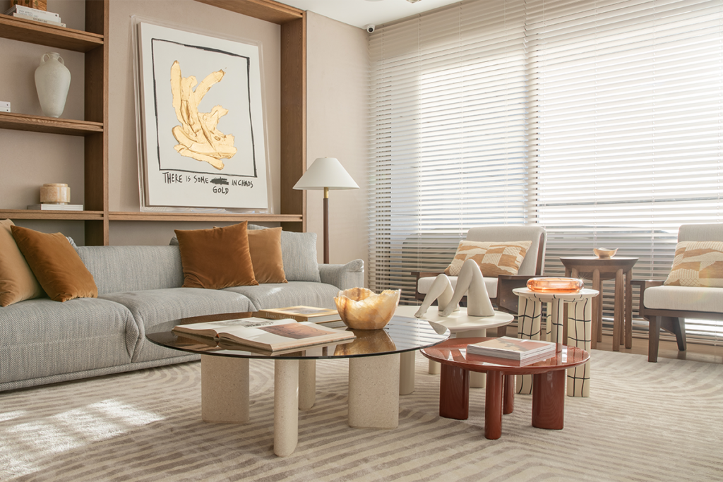 Estudio, sala y comedor se integran en este apartamento en santa marta