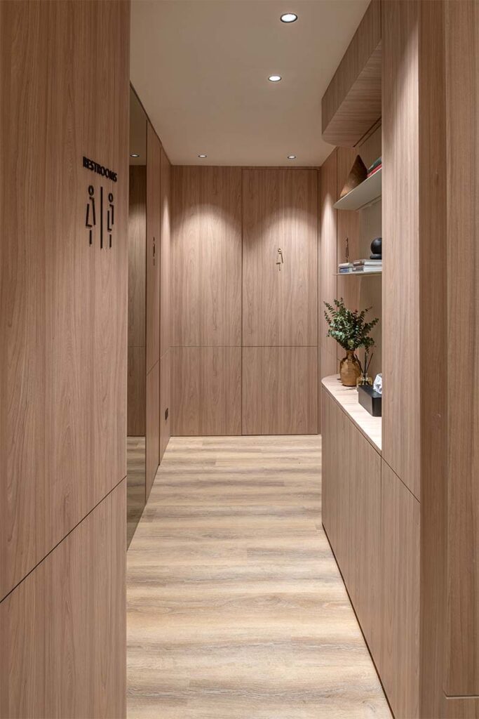 El diseño de una oficina en bogotá inspirada en las mañanas en la montaña