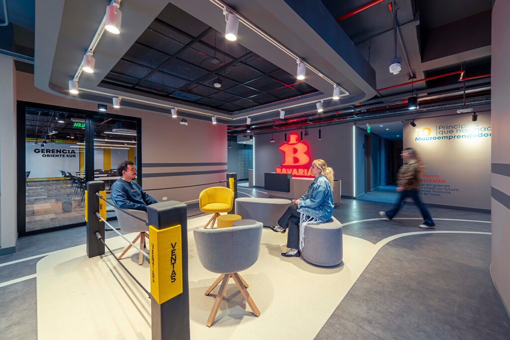 El diseño de estas oficinas en bogotá promueve la creatividad y el trabajo colaborativo El diseño de estas oficinas en bogotá promueve la creatividad y el trabajo colaborativo