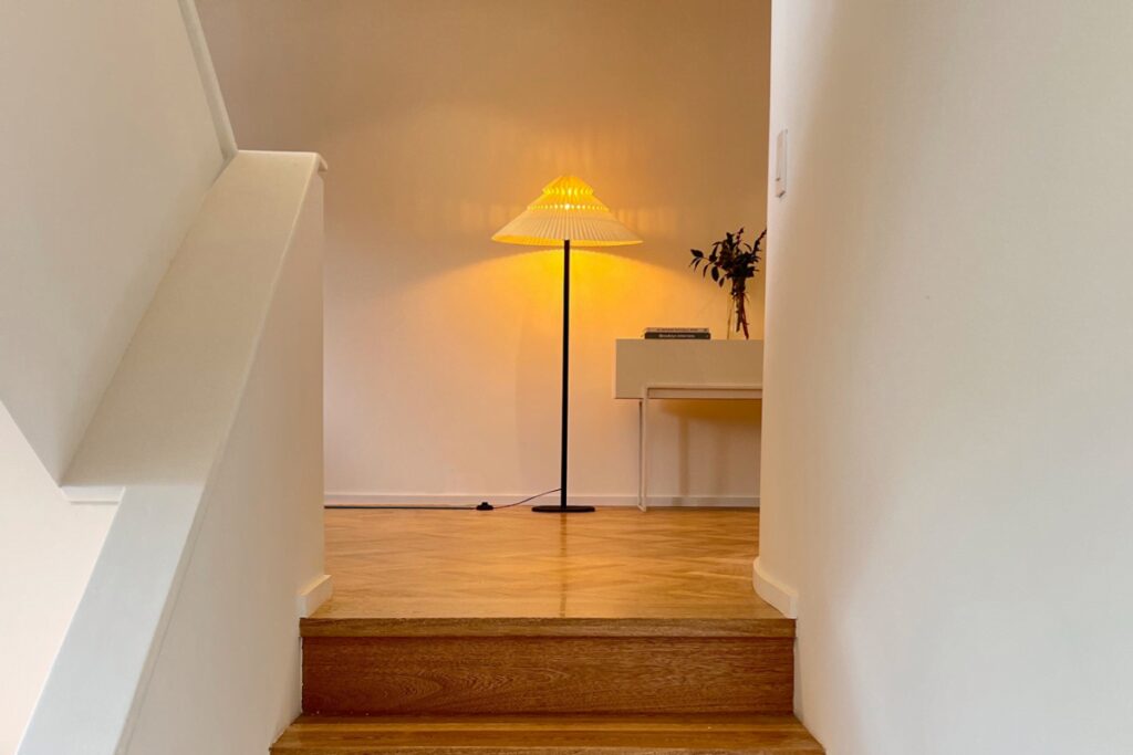 Lámparas artesanales en papel inspiradas en los destellos de las estrellas