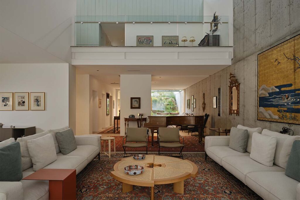 Este baño se divide en dos espacios que dialogan de forma independiente Este baño se divide en dos espacios que dialogan de forma independiente