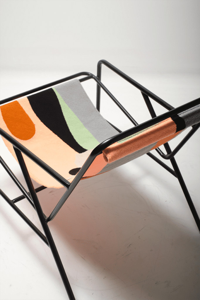 El diseño de esta silla es una combinación entre la playa y el desierto El diseño de esta silla es una combinación entre la playa y el desierto