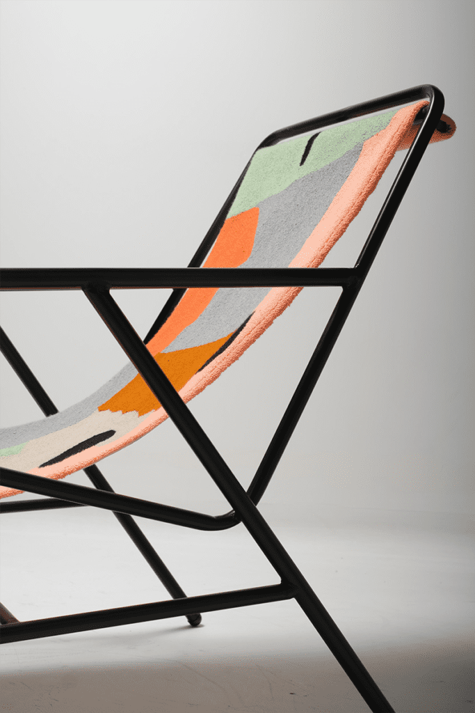 El diseño de esta silla es una combinación entre la playa y el desierto El diseño de esta silla es una combinación entre la playa y el desierto