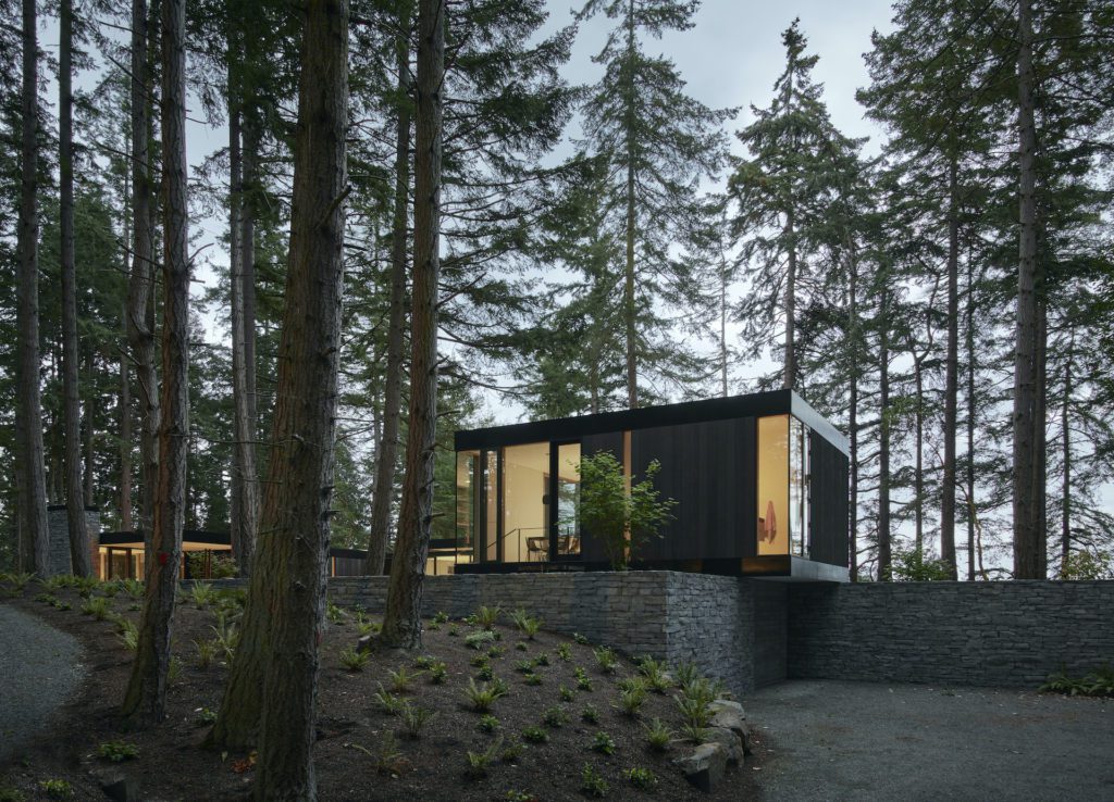 Un refugio familiar cálido y rústico en una zona rural de washington, estados unidos